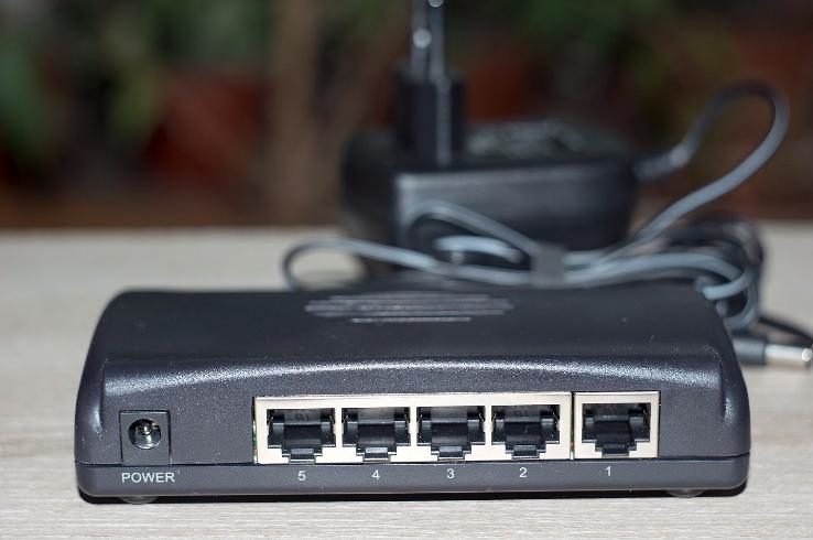 Коммутатор (switch) EDIMAX ES-3105P., фото №5