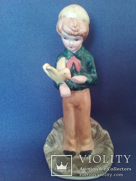 Статуэтка Мальчик с голубем. Фарфор бисквит. Европа, фото №3