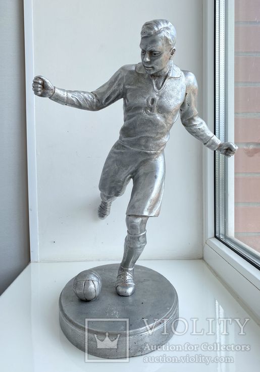 Большая Советская спортивная скульптура «Футболист», 1950-1960г., фото №2