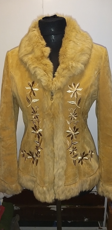 Куртка с вышивкой и нат.мехом р.48, photo number 2