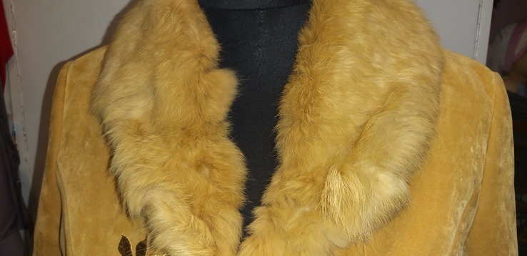 Куртка с вышивкой и нат.мехом р.48, фото №4