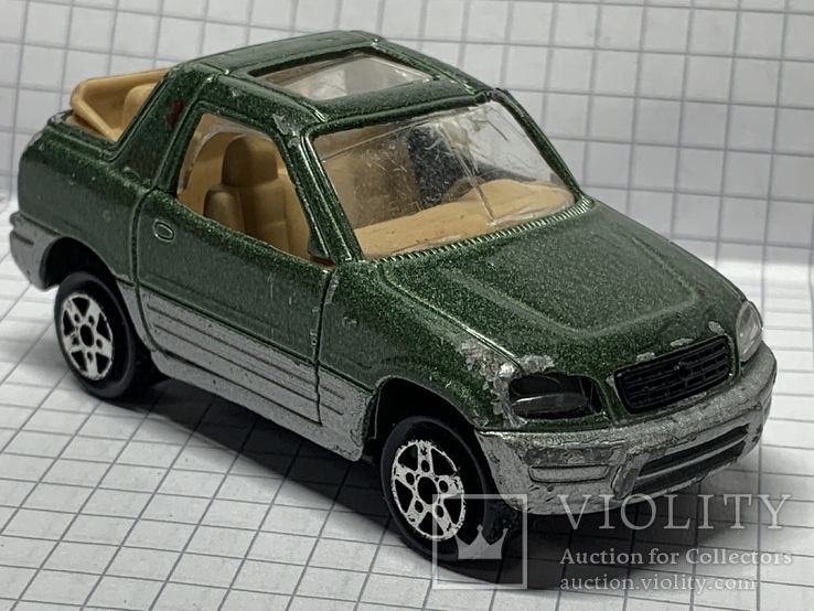 №230 Majorette 1/50 Toyota RAV 4