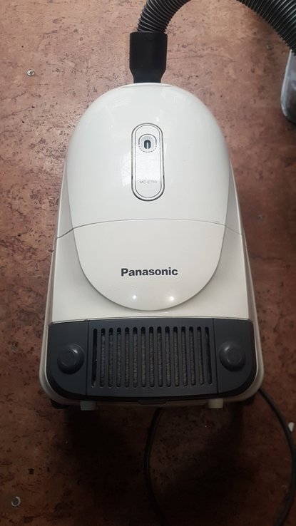 Пылесос Panasonic MC-E750