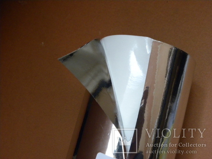 Пленка самоклеющаяся , цветопередача серебро , 25 метров , ширина 135 мм