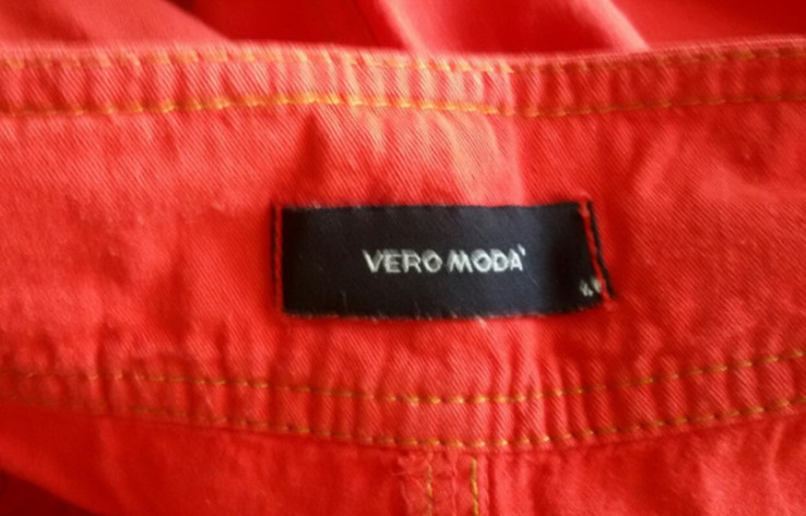 Stylowa spódnica mini szkarłatny kolor vero moda, numer zdjęcia 4