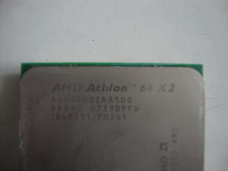 Процессор AMD Athlon 64х2 и две карты памяти под него, фото №4