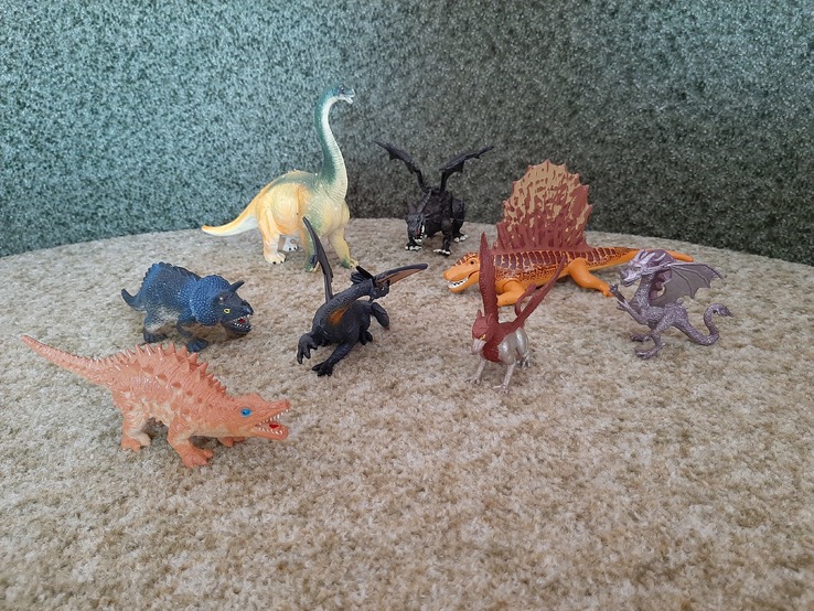 Динозавры, драконы и грифон, фото №2