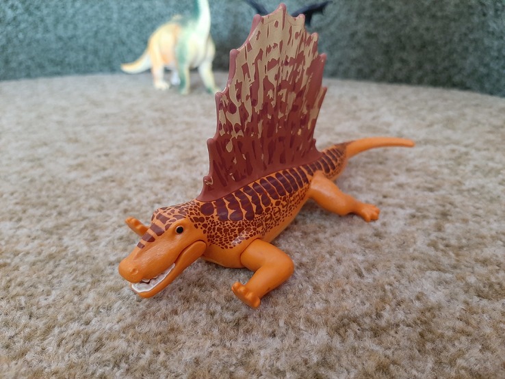Динозавры, драконы и грифон, фото №9