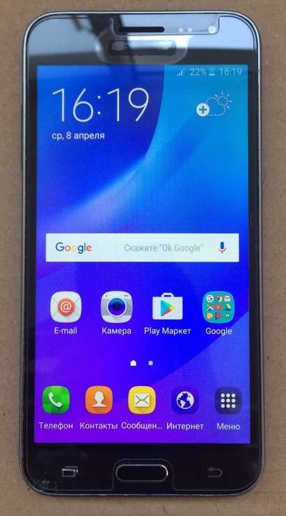 Смартфон Samsung Galaxy J3 SM-J320H Black