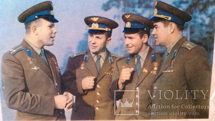 Открытки Лётчики -космонавты. СССР. ( 2 шт.) 1961 и 1963 годов, фото №5