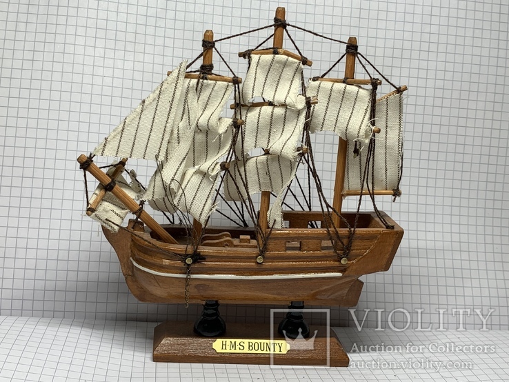 Винтажная деревянная модель корабля с Англии  H.M.S. Bounty, фото №2