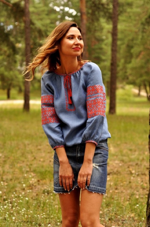 Стильна блузка вишиванка з геометричним орнаментом, фото №4