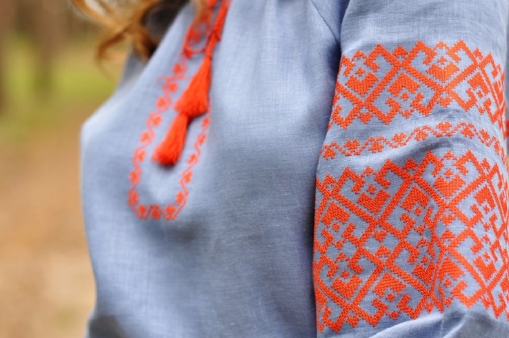 Стильна блузка вишиванка з геометричним орнаментом, фото №5