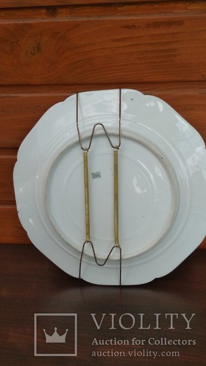 Старинная фарфоровая тарелка, ручная роспись, подпись, вензель. Франция, фото №4