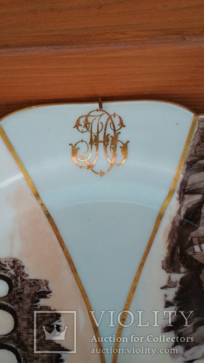 Старинная фарфоровая тарелка, ручная роспись, подпись, вензель. Франция, фото №8