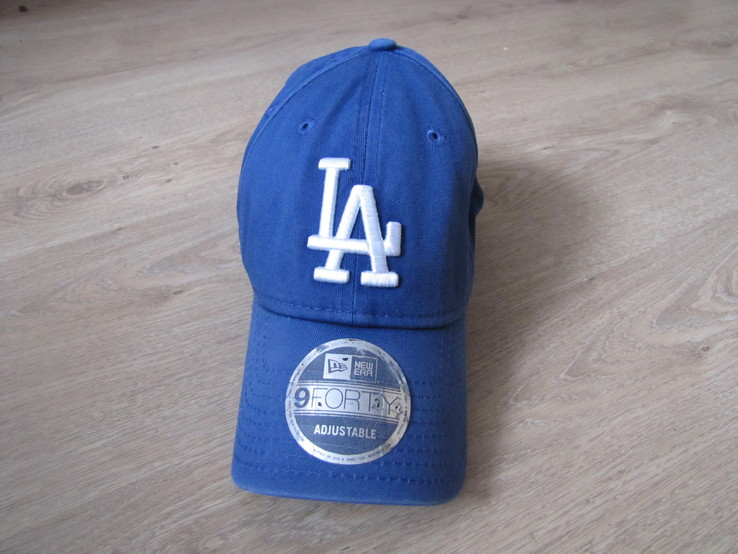 Модная мужская кепка-бейсболка New Era LA в хорошем состоянии