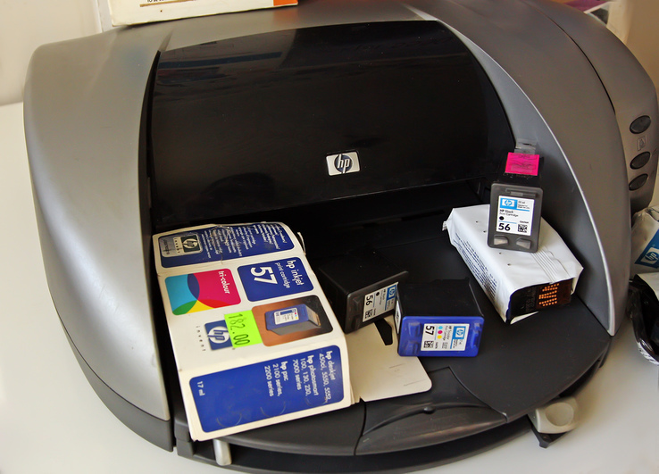 Принтер HP deskjet 5550, картриджи, фотобумага, фото №3