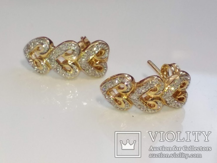 Золотые серьги-гвоздики-сердечки с бриллиантами, фото №3