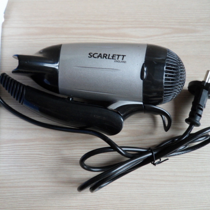 Удобный и компактный фен для волос Scarlett HD 68-3 1600 Ватт, фото №2