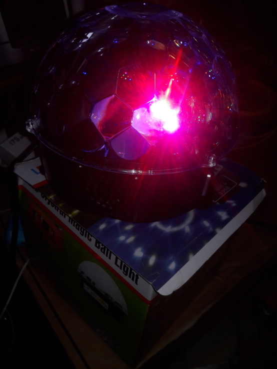 Диско шар LED з вбудоваю блютуз колонкою та usb. Крута штука для відпочинку :)