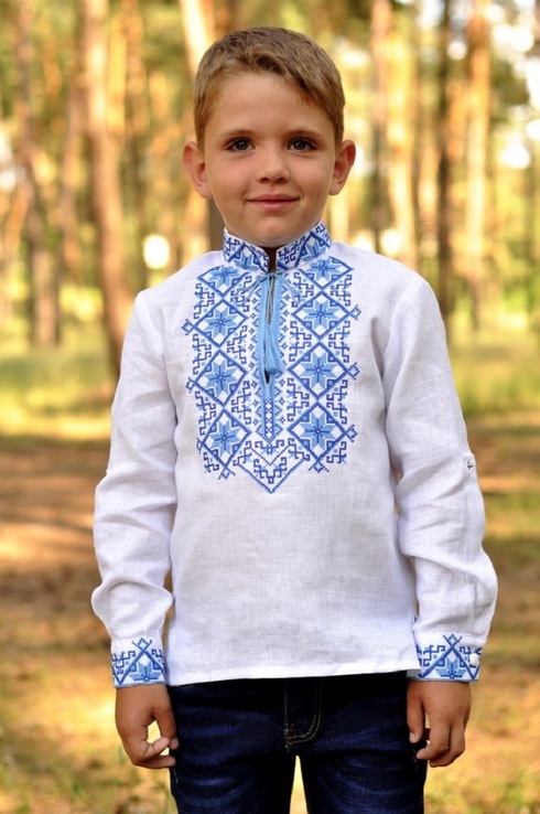 Вишиванка для хлопчика з традиційним синьо-блакитним орнаментом, фото №4