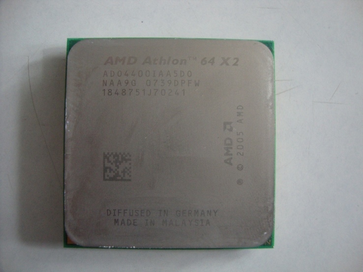 Процессор AMD Athlon 64х2 и две карты памяти под него