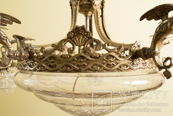 Старинная бронзовая люстра с фигурками и плафонами Испания, фото №4