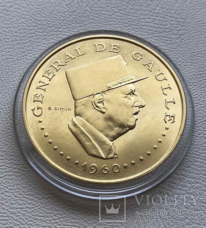 Чад 1960 год 10000 франков Де Голь золото 900’, фото №2