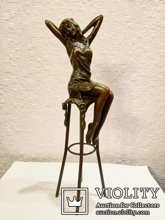 Бронзовая статуэтка "Девушка на стуле"- бронза, латунь., фото №2