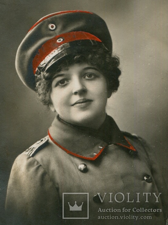 Германия. 1915. Девушка - солдат.