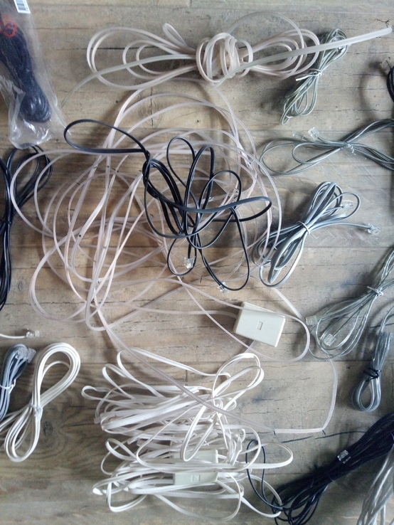 Телефонные провода, кабели и розетки, фото №5