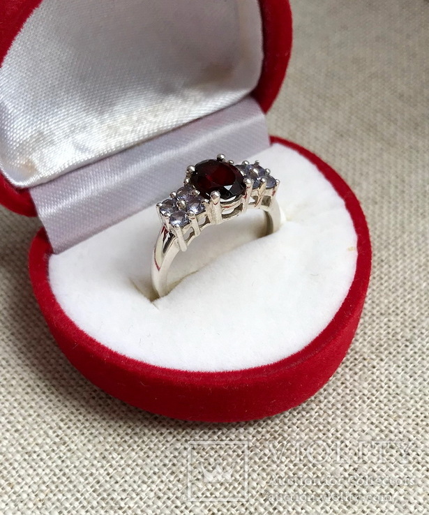 Серебряное кольцо с гранатом и танзанитами. 925 пр. 3,20 гр. 18р., фото №2