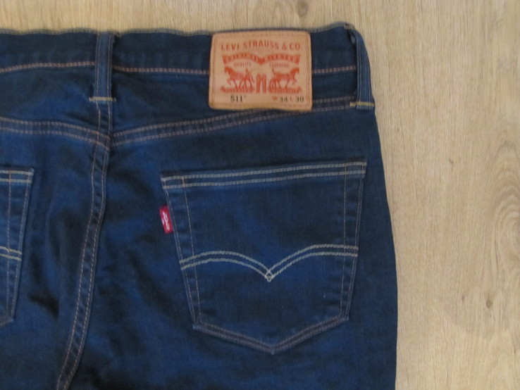 Модные зауженные джинсы Levis р34 как новые, фото №5
