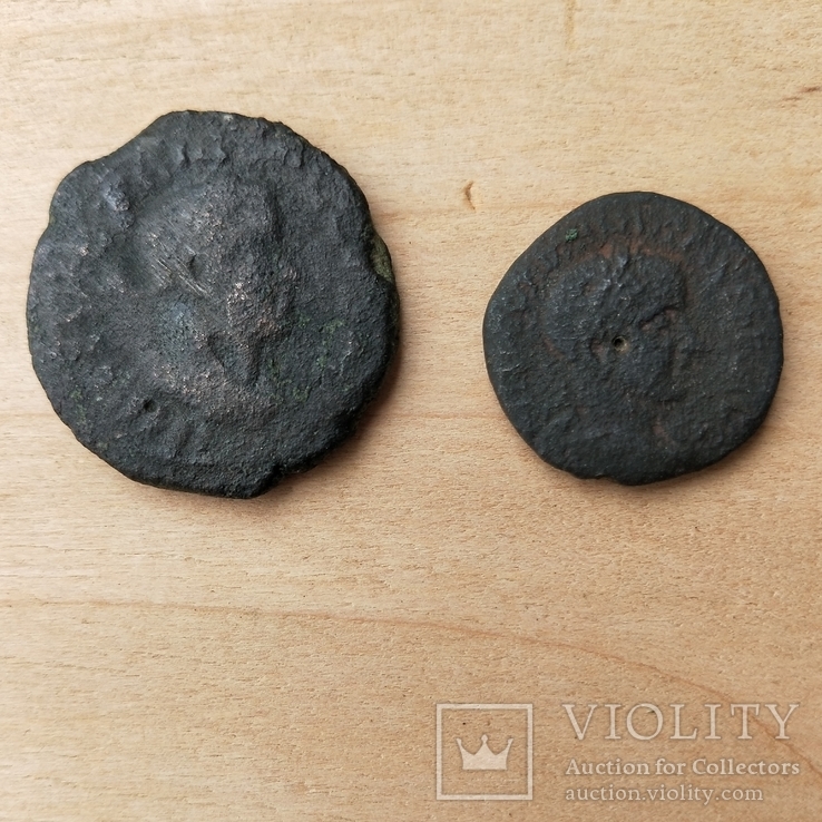 Две римские монетв