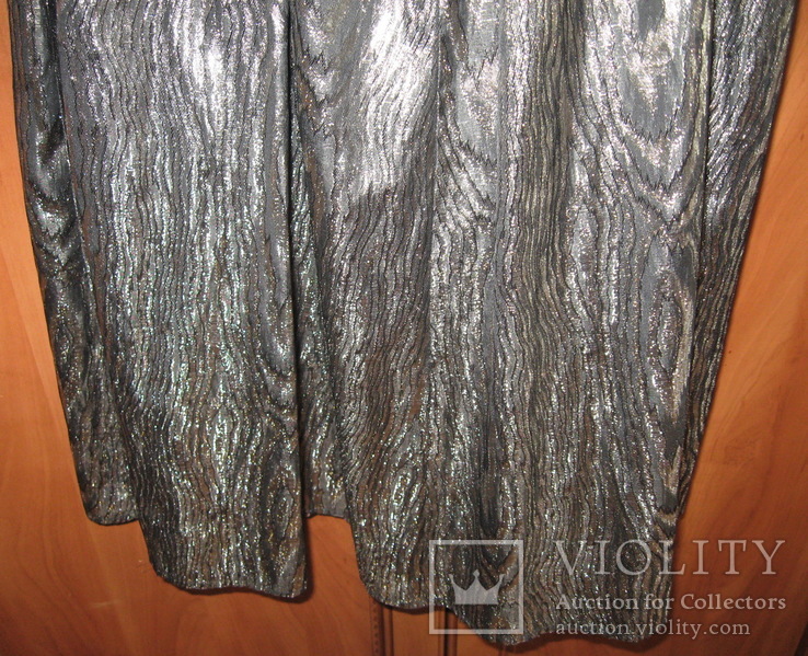 Серебряное платье с черным бархатным лифом, фото №5