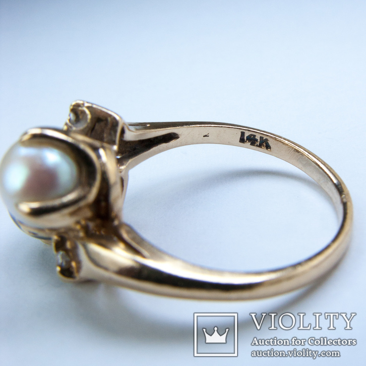 Золотое кольцо "поцелуйчик" с черной и белой жемчужинами и бриллиантами, фото №3
