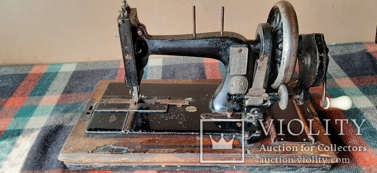 Швейная машинка "KOHLER amp; WINSELMANN - BESTES MASCHINE - DEUTSCHES FABRIKAT", фото №2