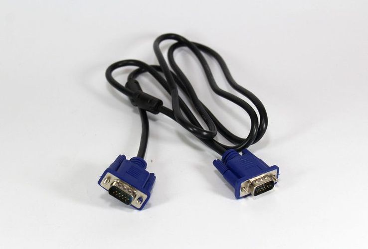 Кабель VGA-VGA папа-папа 2 феррита , 1.5м