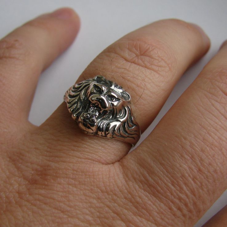 (20,50) Мужское серебряное кольцо - голова льва с камнем, фото №5