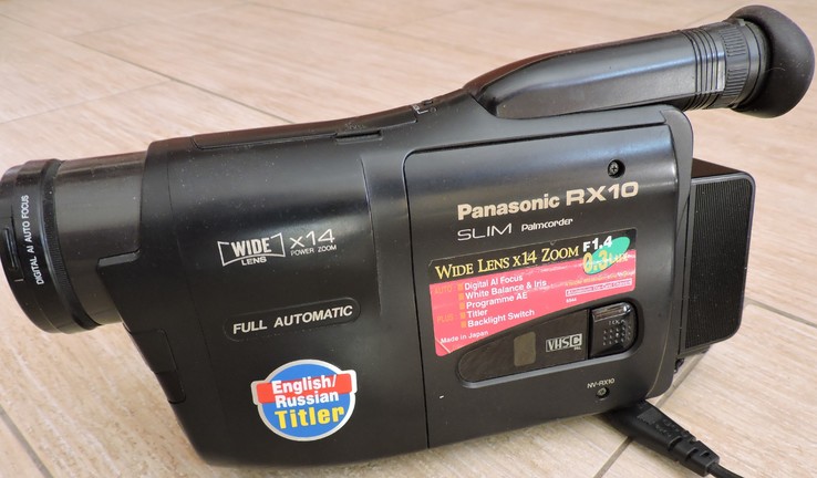 Видеокамера Panasonic RX10 Slim Palmcorder, фото №3