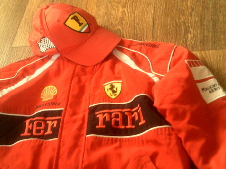 Ferrari - фирменная детская куртка + кепки,перчатки, фото №3