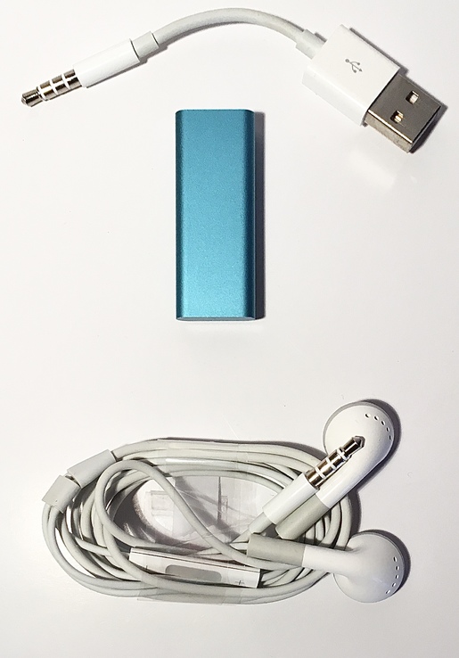 Apple iPod shuffle 3 Gen c наушниками Apple Earbuds и USB кабелем, фото №3