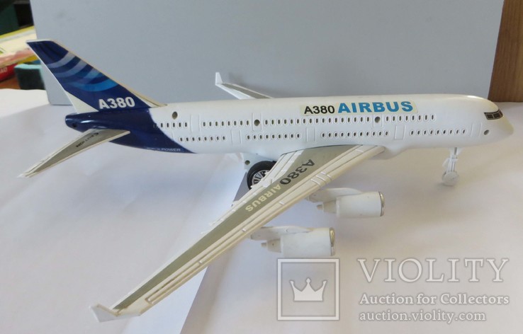 AIRBUS-A 380
