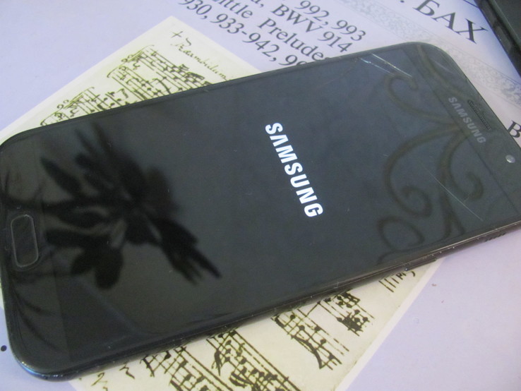 Телефон Samsung Galaxy A7, фото №2