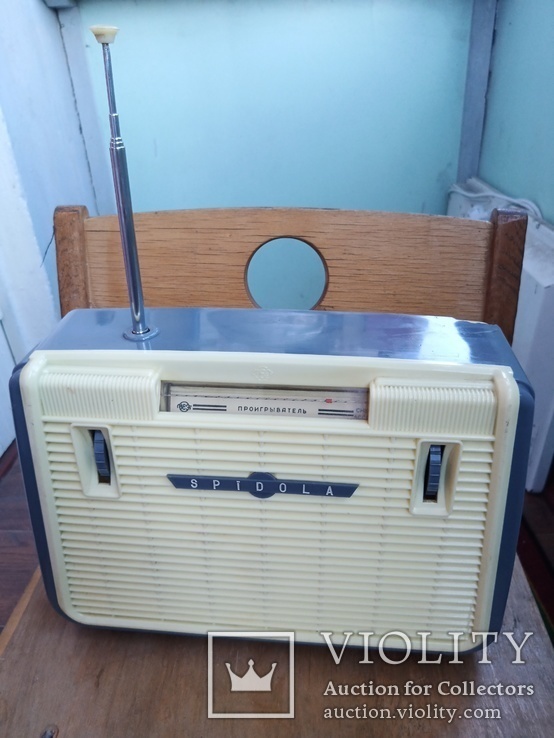 Спидола" (VEF Spidola) транзисторный радиоприемник , 1960 - е годы. Винтаж СССР.