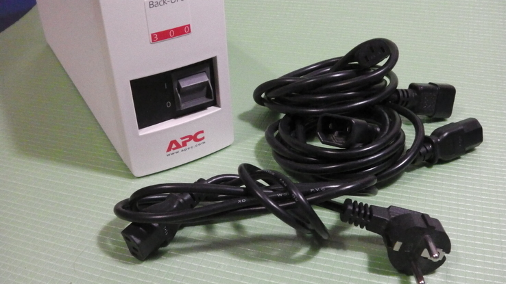 ИБП APC Back-UPS 300 - С БАТАРЕЕЙ - идеал, photo number 2