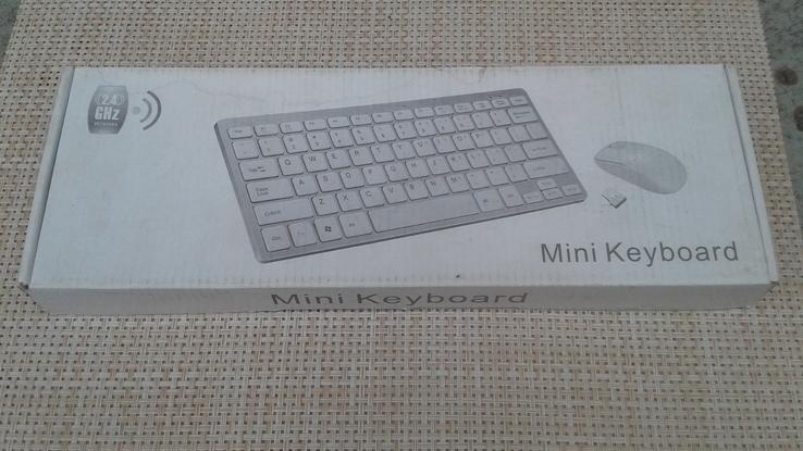 Беспроводная мини клавиатура и мышь, фото №3