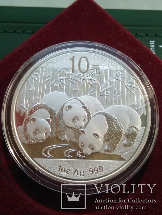 Панда Китай 10 юаней 2013 г. унция серебро 999 пробы