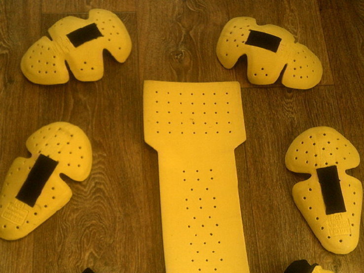 Комплект  щитков под одежку (плечи,локти,спина,ноги), фото №5
