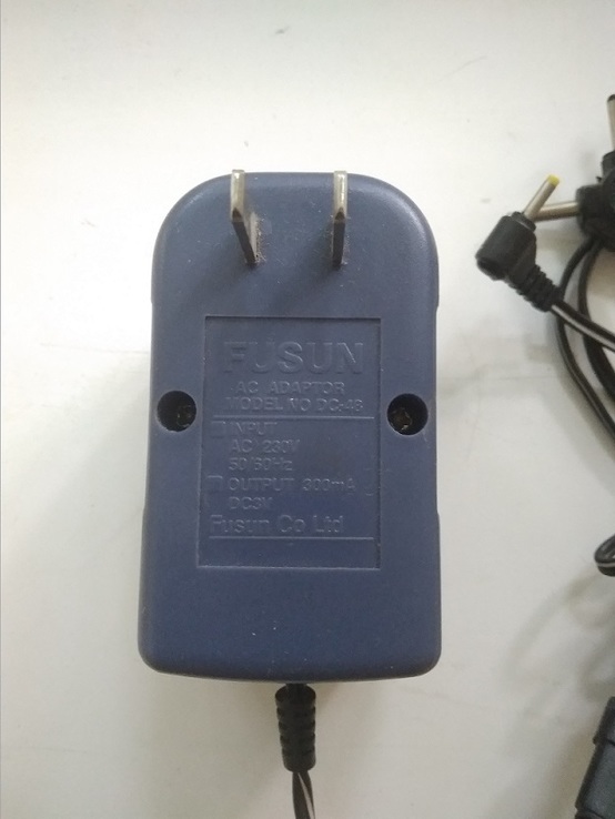 Зарядное устройство FUSUN для аккумуляторов в металлодетектор, фото №3